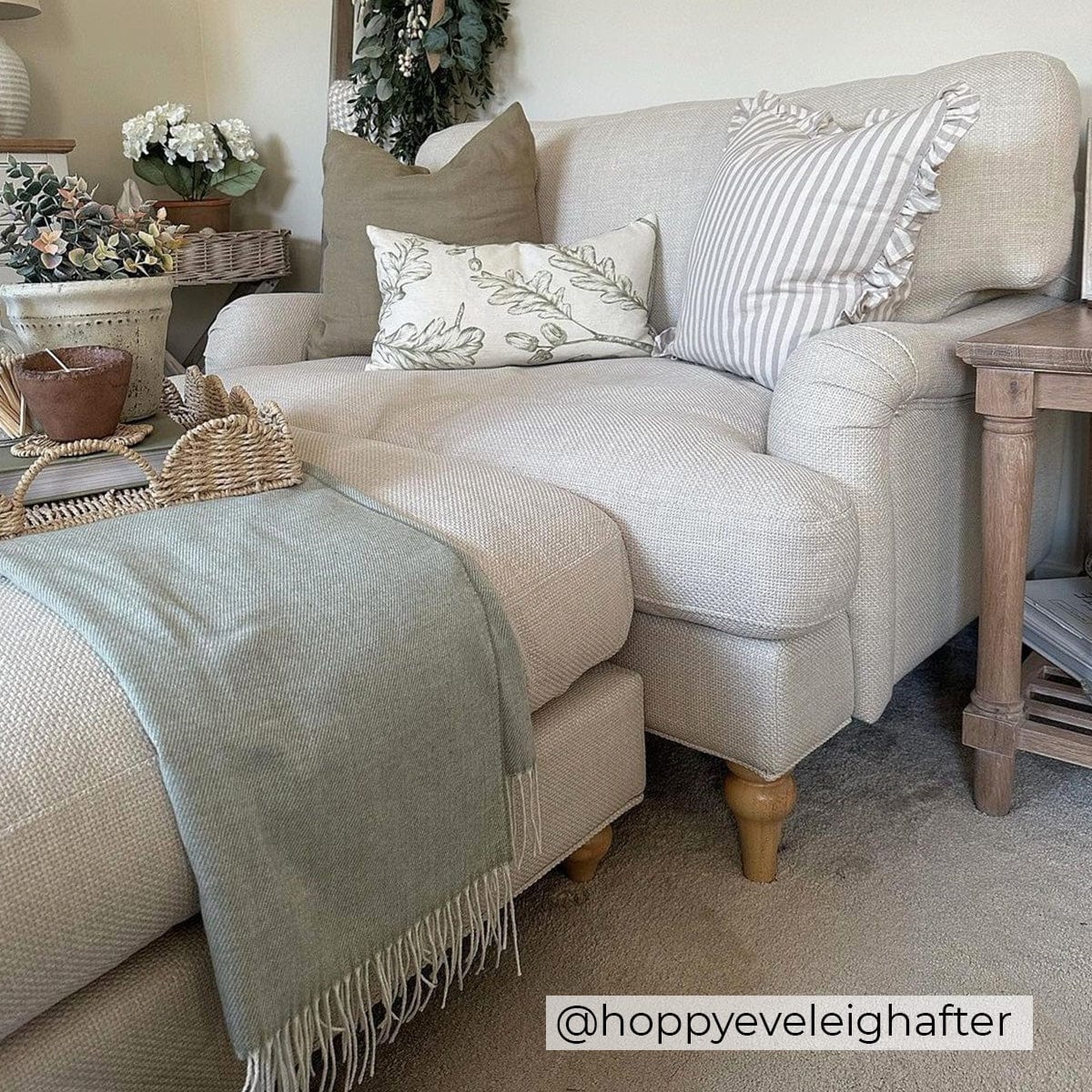 Hampshire Loveseat - Beige