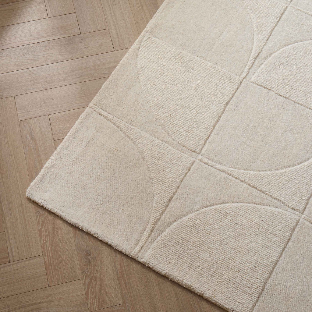Liv Hand Woven Wool Half Circle Design Rug - Off White