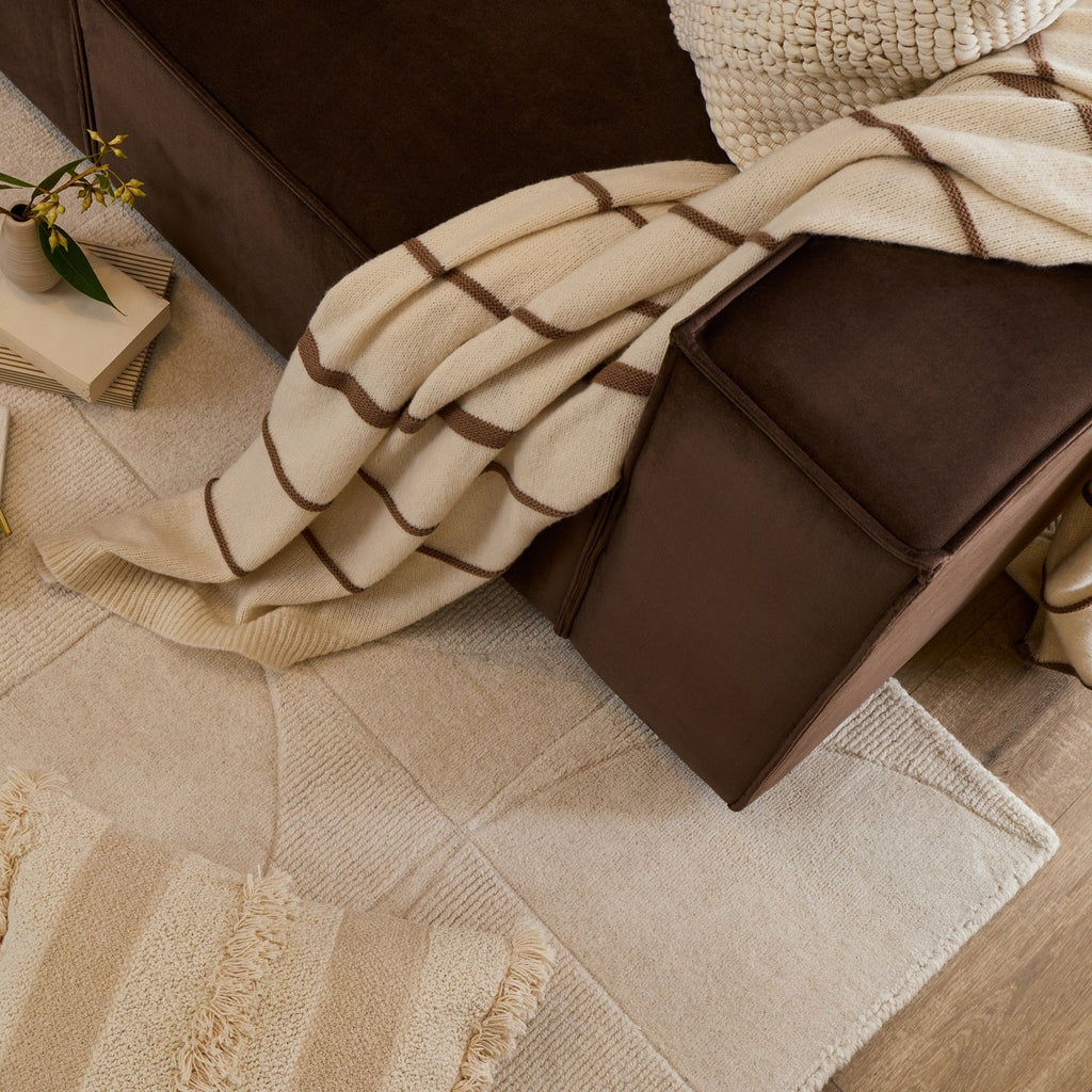 Liv Hand Woven Wool Half Circle Design Rug - Off White