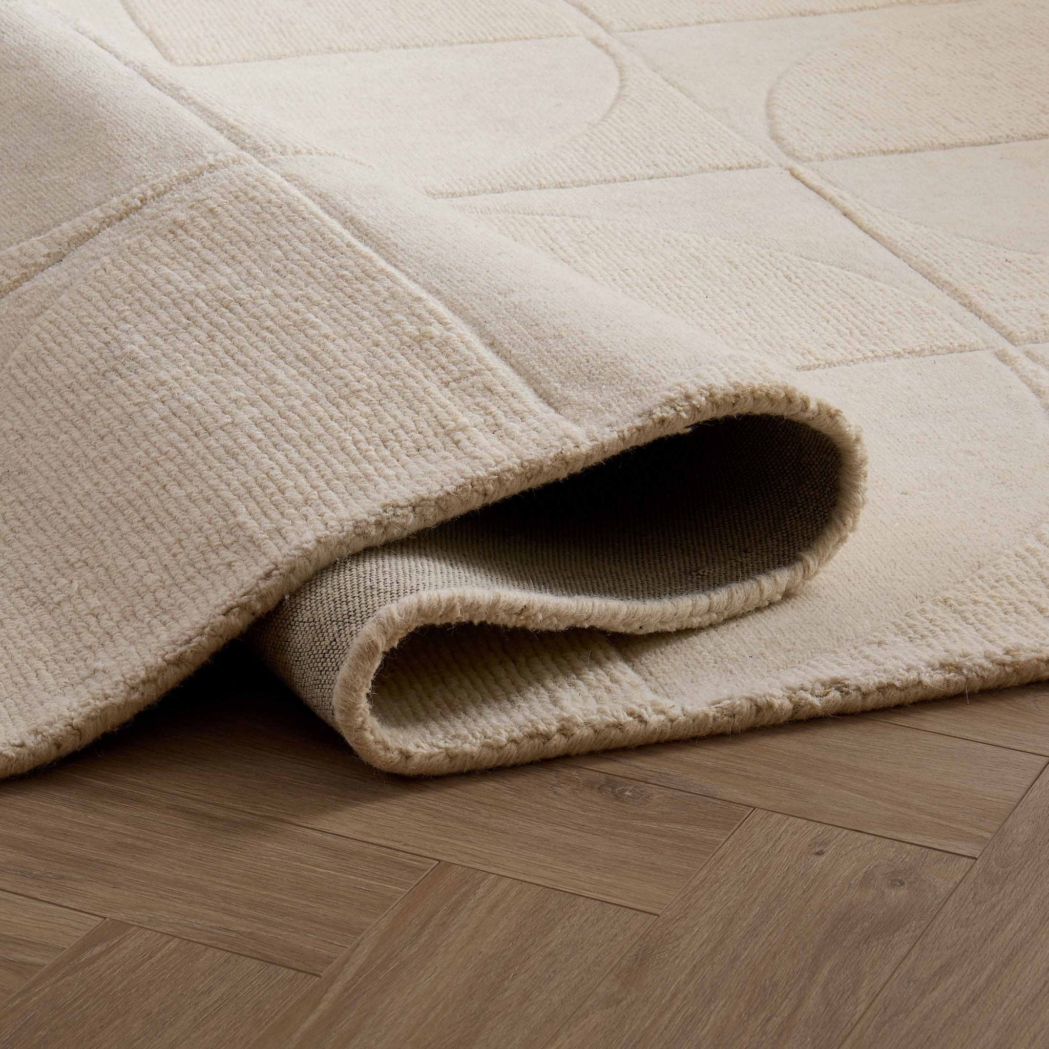 Liv Hand Woven Wool Half Circle Design Rug - Off White