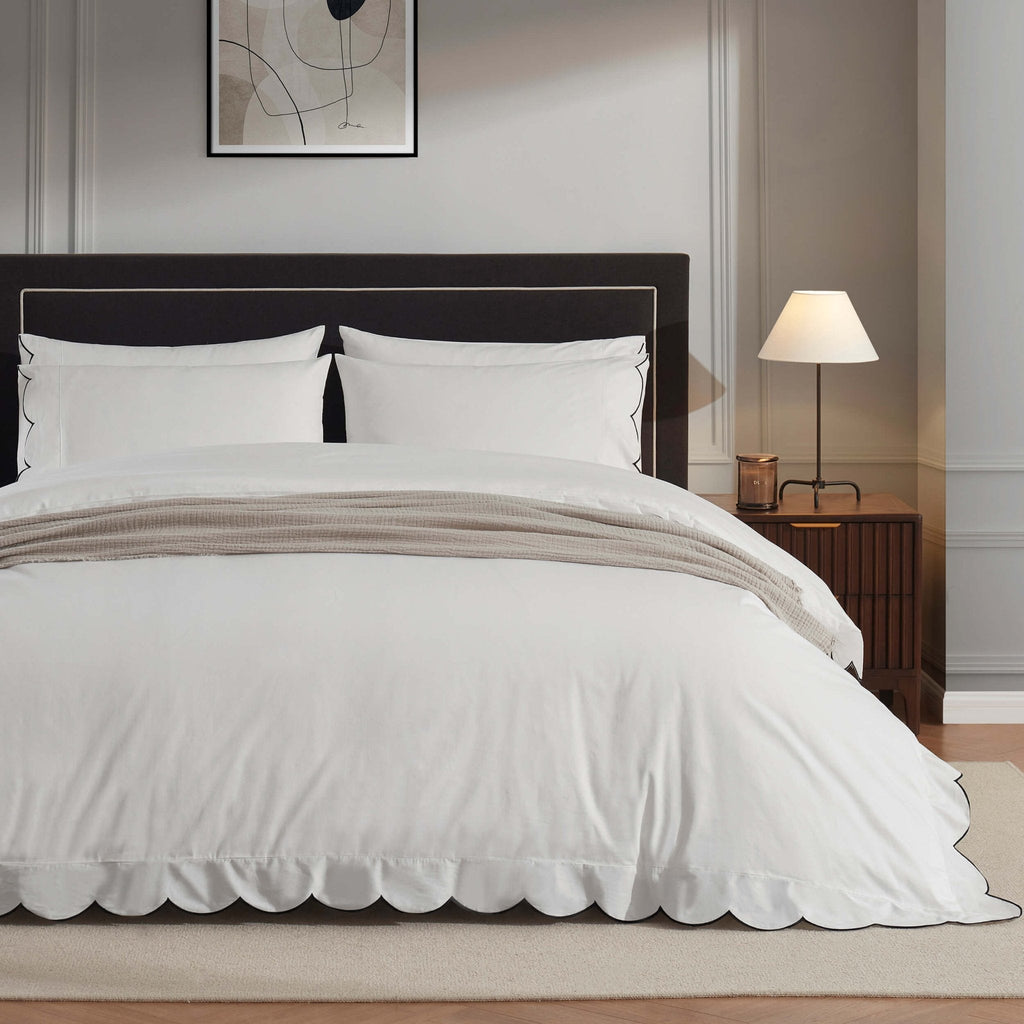 Windsor Ottoman Storage Bed - Black/Natural