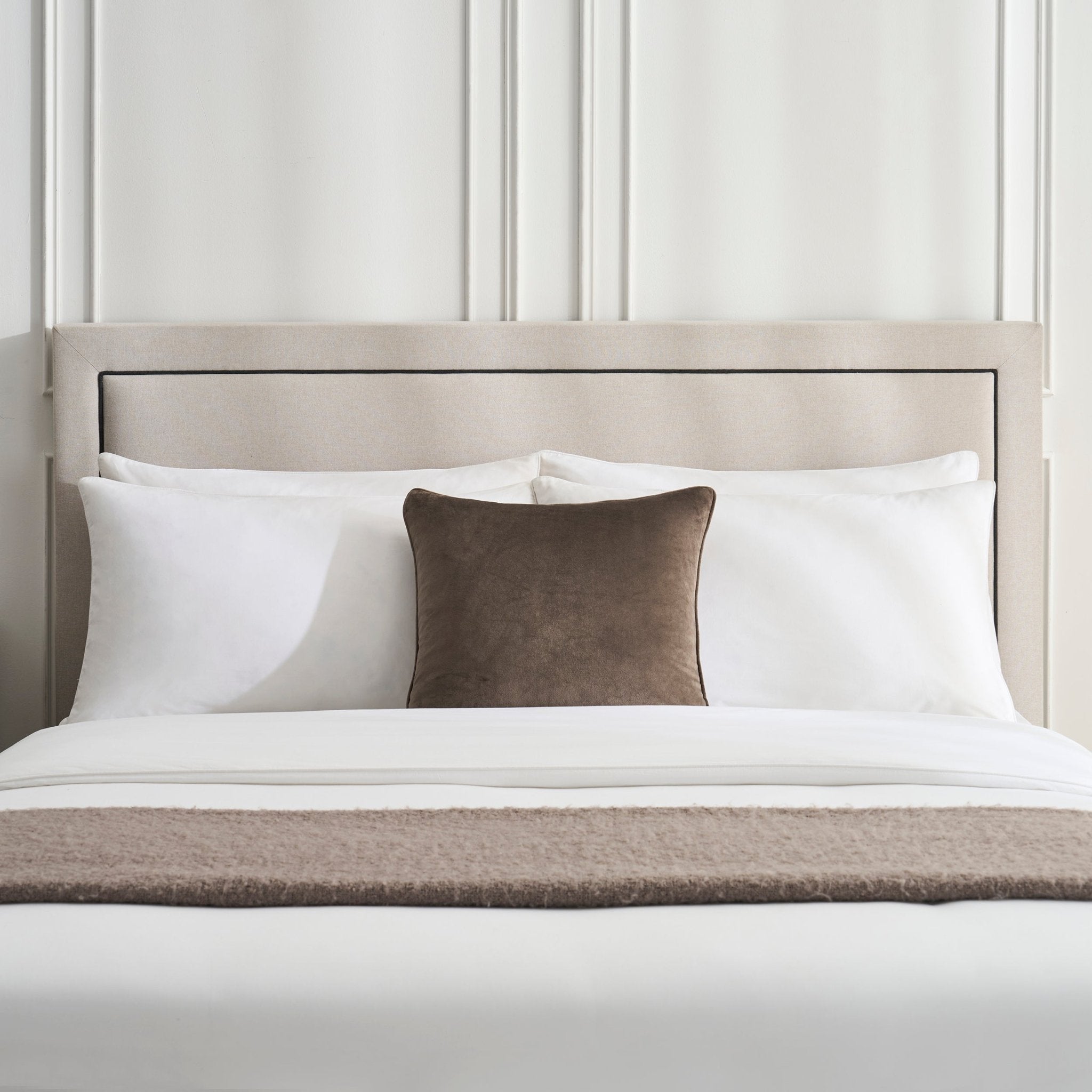 Windsor Ottoman Storage Bed - Natural/Black